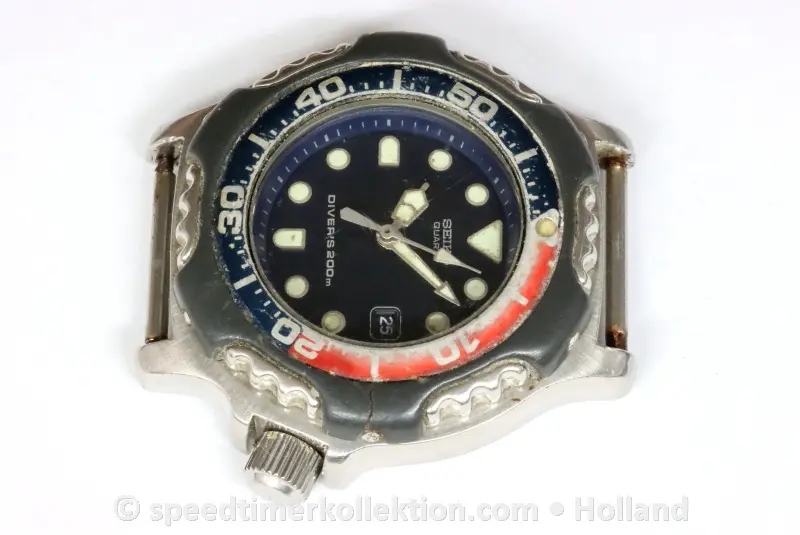 Seiko Diver Lady Quartz Titanium Scuba 200m 7N85-0110 case