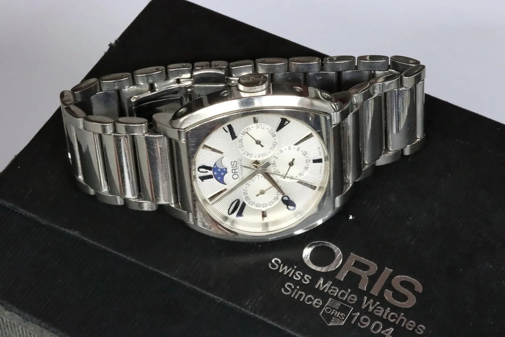 Oris frank hot sale sinatra moonphase