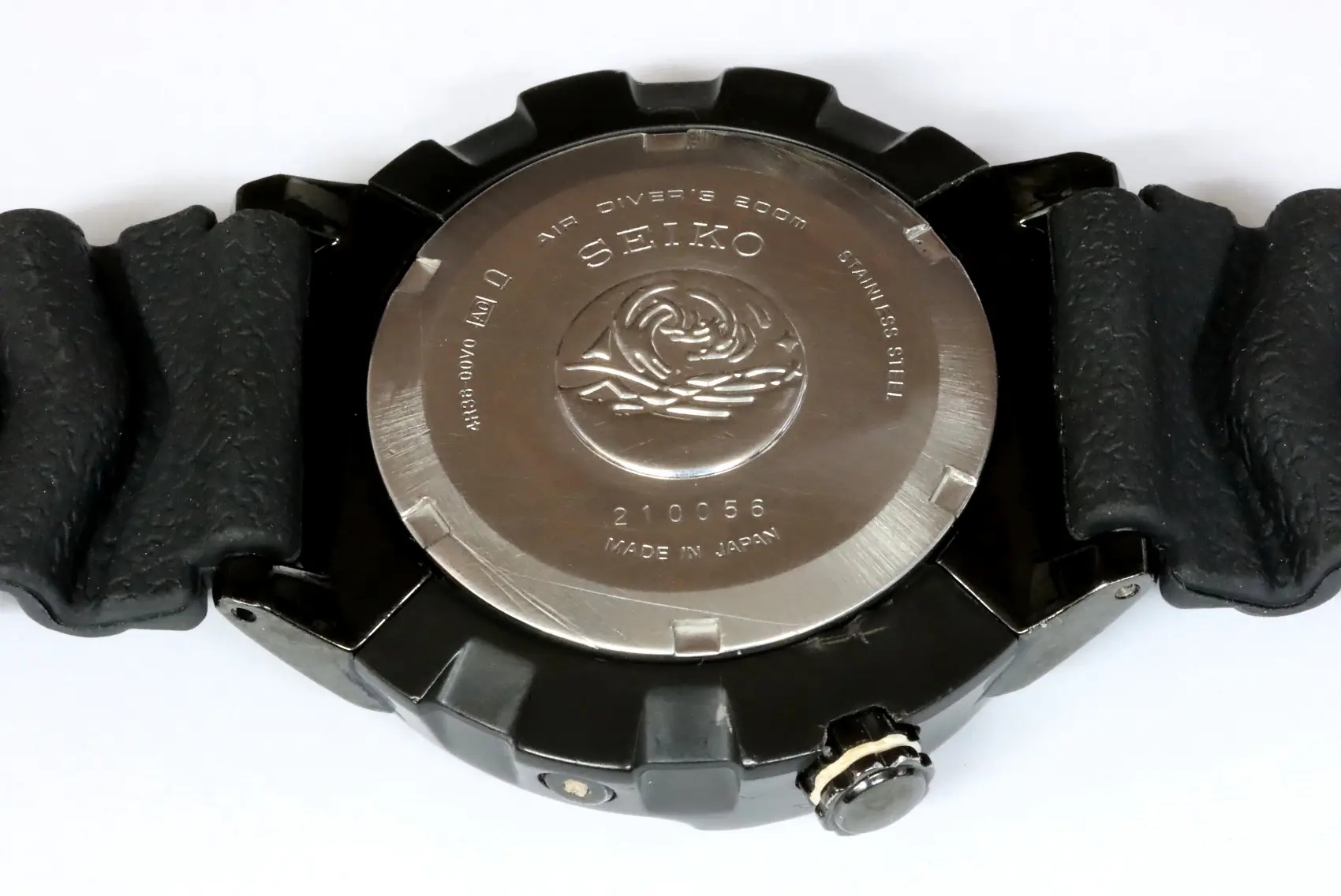 Seiko 4R36-00V0 baby tuna diver's watch with missing screws