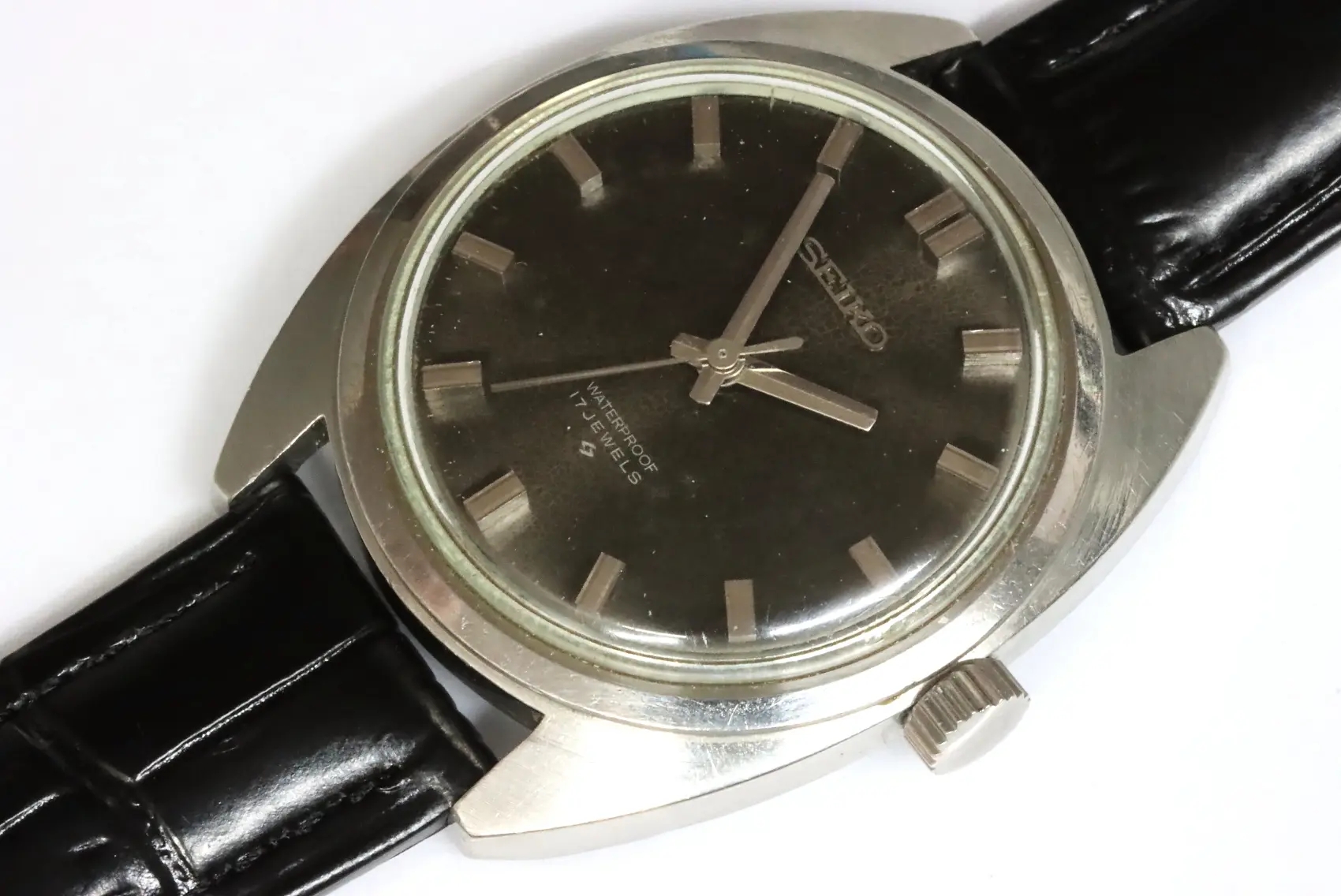 Seiko classic 66-8040 handwind watch