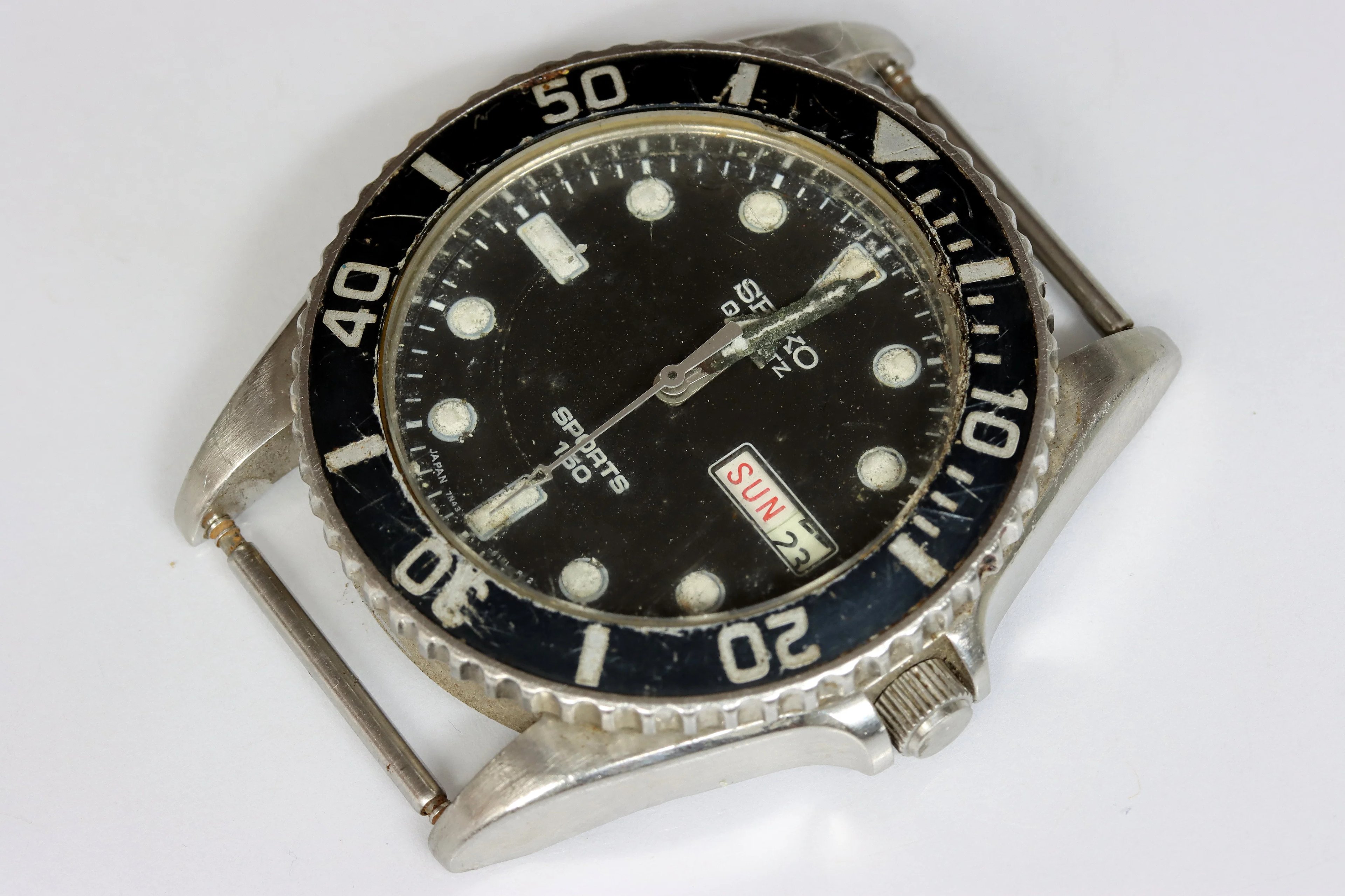 Seiko sports 7N43-6120 defective quartz men's watch for spares restore